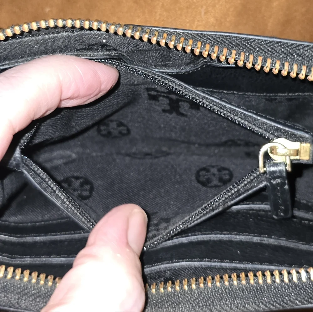 Tory Burch Kerrington Ocelot Print Zip Around Wallet — EUC